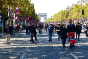 Want to have conversation on Champs Élysées? This is for you!